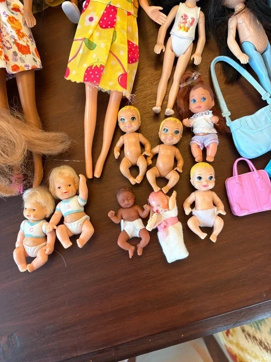 Assorted Barbie and Doll lot - 25 dolls, accessories, horse, all conditions - Picture 4 of 7